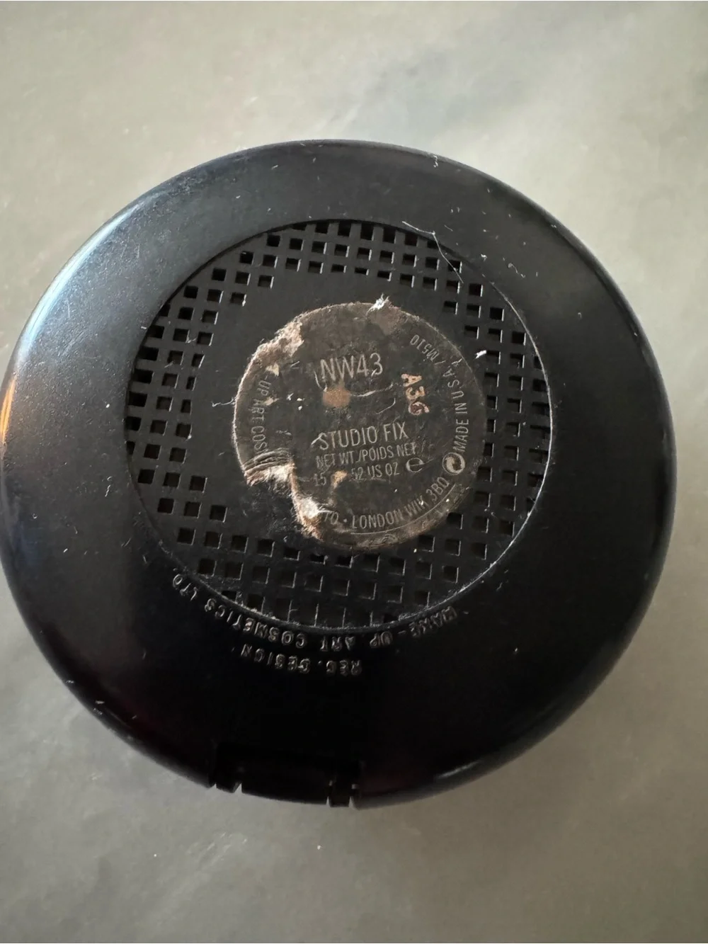 MAC Studio Fix Powder Plus Foundation Compact NW43